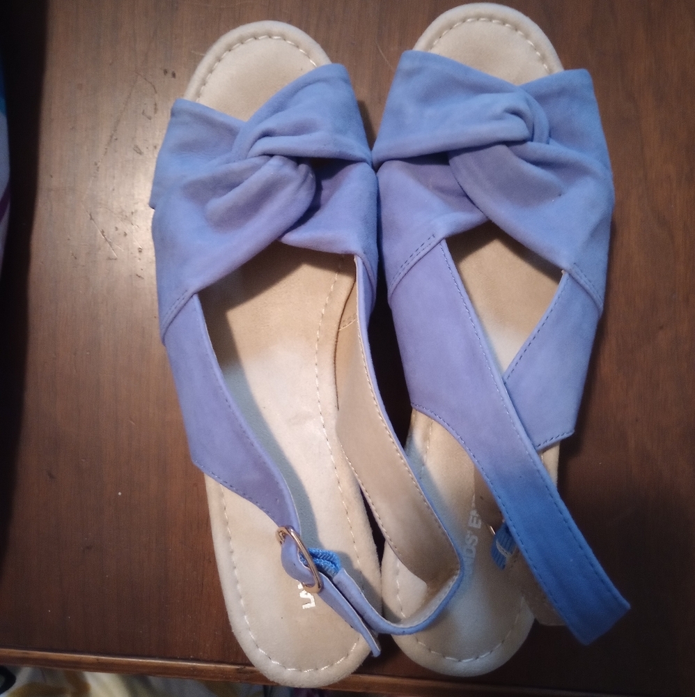 New land end sandals 7.5